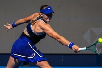 Mirra Andreeva busca primeira vitória contra Alexandrova em Pequim