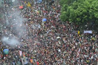 Mobilização estudantil ocupa ruas em defesa da democracia pelo Brasil