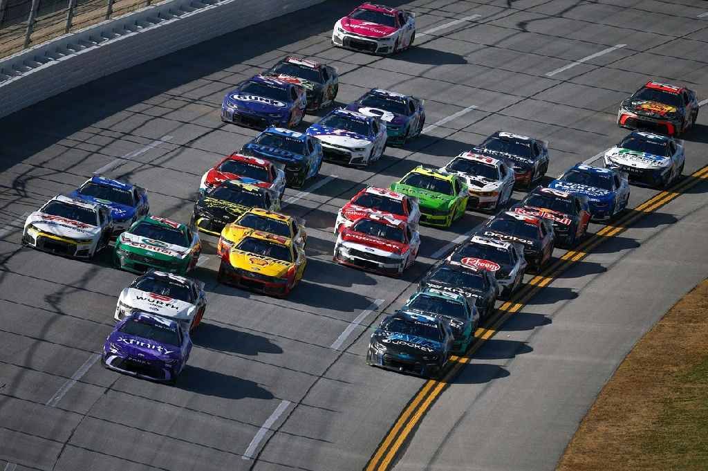 NASCAR em Talladega chega com transmissão ao vivo e disputas acirradas