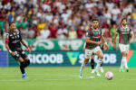 Neymar é festejado pela torcida do Fluminense após jogo no Maracanã