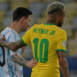 Neymar homenageia Lionel Messi antes da despedida do craque argentino