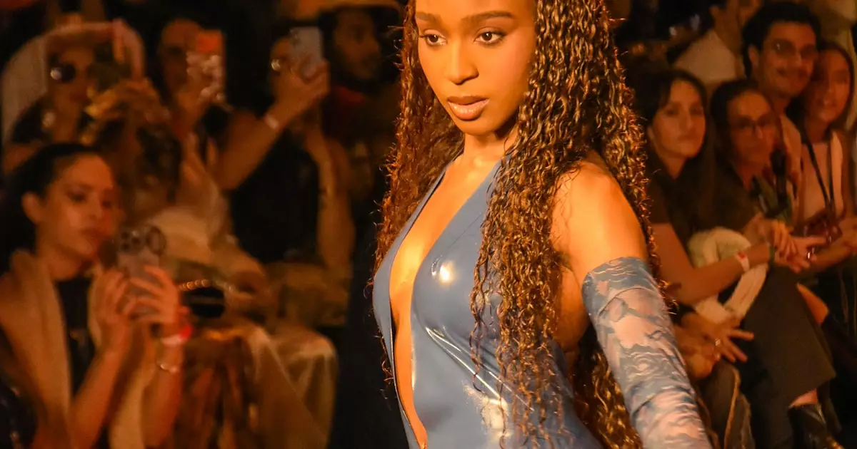 Normani e famosos agitam desfile da Dendezeiro no SPFW com foco na urbanidade paulista