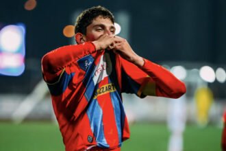 Nova joia do futebol bósnio quebra recordes e brilha na Europa