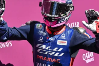 Novo recorde de pista garante pole position a Izan Guevara no GP da Indonésia de Moto2