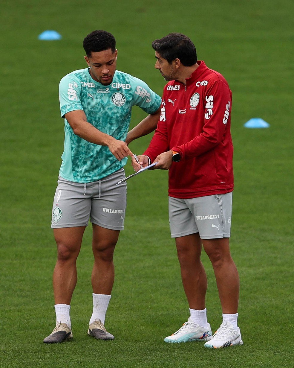Palmeiras define preparação e Vitor Roque pode retornar ao time titular contra o Vasco