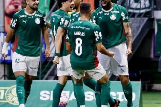 Palmeiras domina clássico e expõe crise técnica profunda do Corinthians