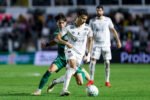Palmeiras empata sem gols com o Santos e perde a liderança para o Flamengo