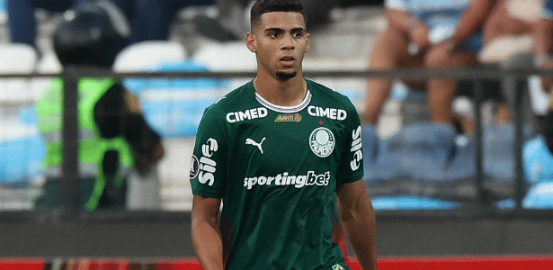 Palmeiras garante permanência de Arthur com contrato estendido até 2030