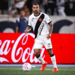 Paulo henrique passa por re avaliação médica no CT moacyr barbosa