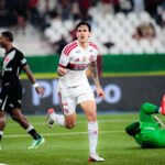 Pedro comanda goleada, derruba jejum e vira Artilheiro do Brasil