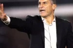 Pedro Emanuel assume culpa após derrota do Vasco e defende escalação