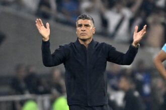 Pedro Emanuel avalia eliminação do Vasco e respalda elenco