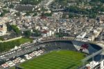 Perspectiva aérea revela a imponência histórica do estádio de São Januário