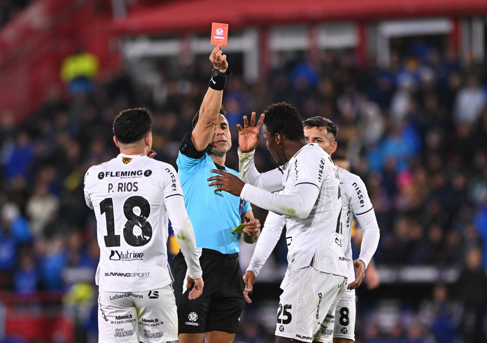 Piero Maza é escalado para Boca Juniors e Vasco sob sombra de erro na Sul-americana