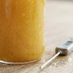 Por que o frio da geladeira não torna o suco natural seguro para o consumo