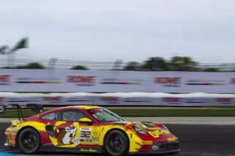 Porsche conquista vitória histórica e títulos no Intercontinental GT Challenge em Indianápolis