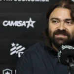 Presidente do Botafogo mantém cautela sobre uso do Nilton Santos pelo Vasco