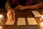 Previsões do tarot indicam novos começos e cuidados para os signos