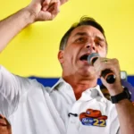 Proposta de Flávio Bolsonaro para o fim da reeleição presidencial gera debate jurídico