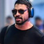 Psicologia revela por que usar fones de ouvido ao caminhar vai além da música