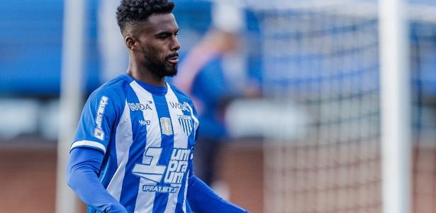 Racismo no futebol: lateral Wallison acusa jogador do Ceará de injúria racial