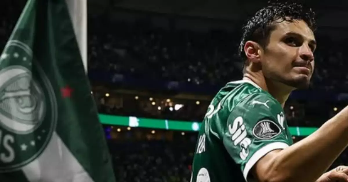 Raphael Veiga retorna ao Palmeiras para cirurgia após lesão no ombro