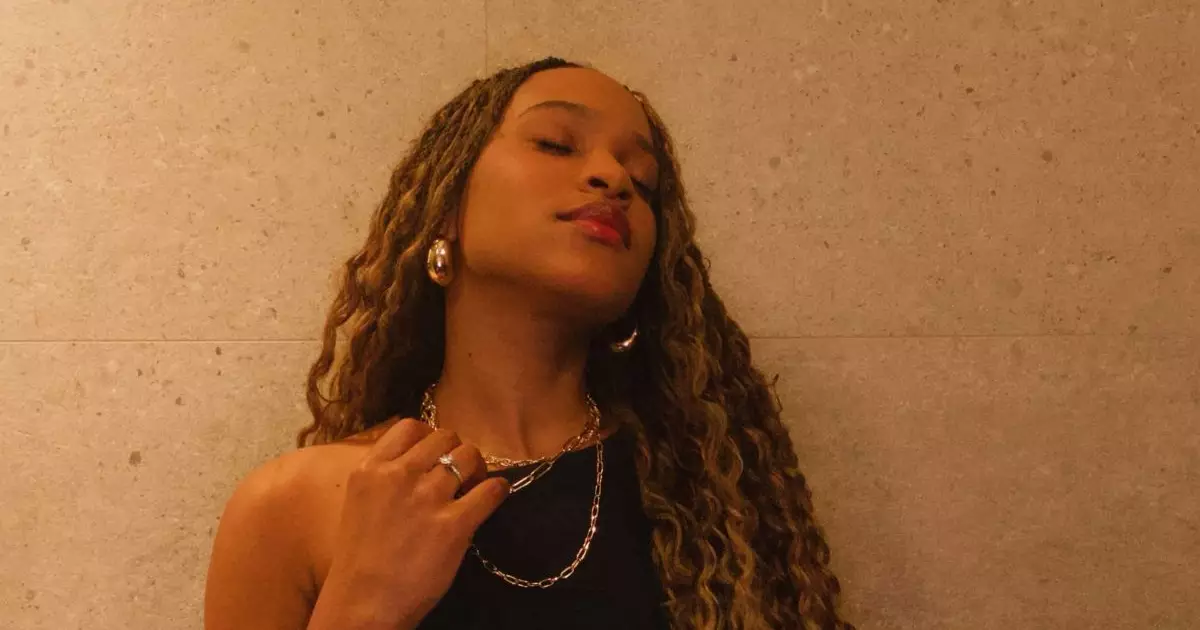 Rebeca Andrade levanta suspeitas de namoro após exibir anel em viagem