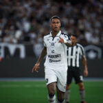 Remo oficializa rescisão de contrato com atacante Alef Manga