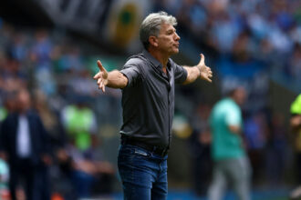 Renato Gaúcho alfineta gestão de Luís Castro após empate do Grêmio