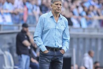 Renato Gaúcho enfrenta críticas após declarações sobre auxiliar técnico