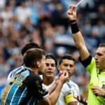 Renato Portaluppi critica expulsão de Walter Kannemann e promete multa pesada