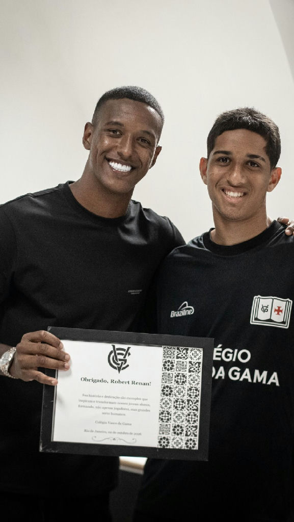 Robert Renan visita Colégio Vasco da Gama e inspira jovens atletas da base