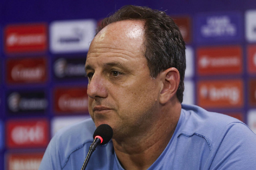 Rogério ceni acumula aproveitamento mínimo contra o flamengo