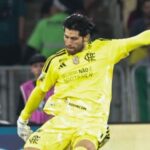 Rossi desabafa sobre críticas recebidas após falhas no gol do Flamengo