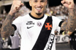 Saldivia ganha confiança de Pedro Emanuel e se firma na defesa do Vasco