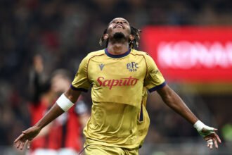 Samuel Mbangula iguala feito de Batistuta no San Siro em jogo do Campeonato italiano