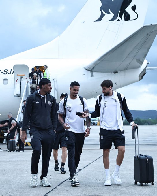 Santos desembarca no Rio de Janeiro para enfrentar o Fluminense
