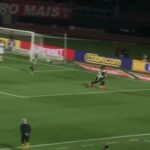 São Paulo amplia vantagem e domina o clássico contra o Santos