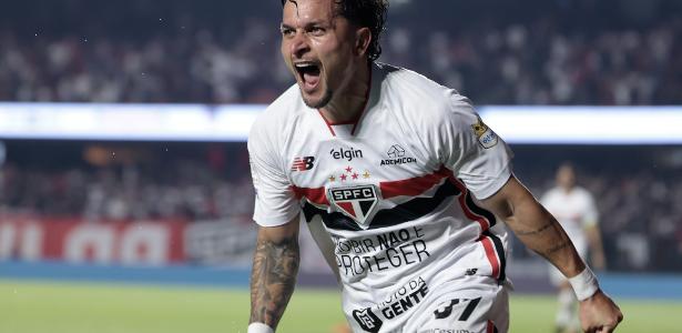 São Paulo bate o Vasco com gol de Artur e mira a Copa Libertadores