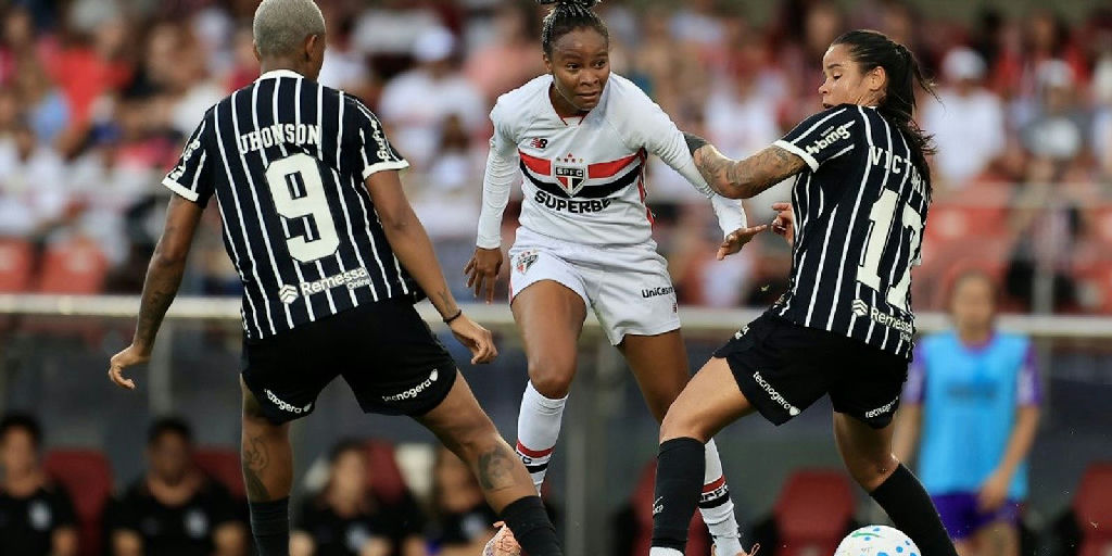 São Paulo conquista título inédito do Brasileiro Feminino diante de recorde histórico