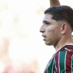 Savarino reforça críticas do Fluminense à arbitragem após clássico contra o Flamengo