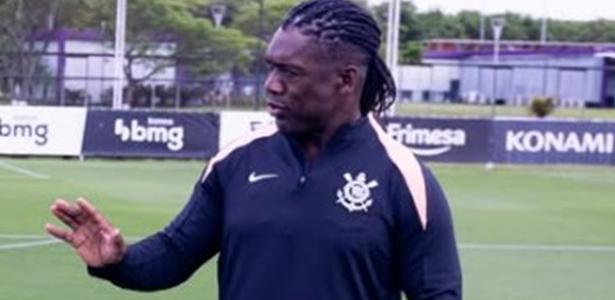 Seedorf aponta caminhos para superar momento delicado no Corinthians
