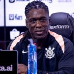 Seedorf assume Corinthians e define elenco como leão ferido em busca de recuperação