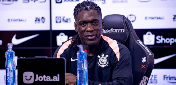 Seedorf assume Corinthians e define elenco como leão ferido em busca de recuperação