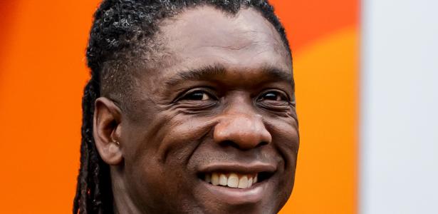 Seedorf assume o Corinthians com o desafio de evitar o rebaixamento no Brasileirão