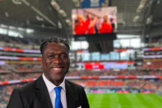 Seedorf chega ao Corinthians para comandar equipe na reta final do Brasileirão