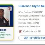 Seedorf é registrado e estreia no comando do Corinthians contra o Vasco