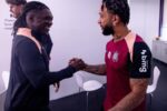 Seedorf surpreende com postura acessível em seu primeiro dia no Corinthians