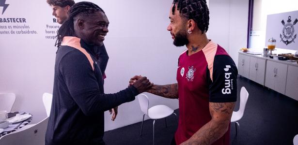 Seedorf surpreende com postura acessível em seu primeiro dia no Corinthians