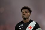 Sequência de dez partidas no Vasco gera desgaste físico e queda de rendimento em Thiago Mendes